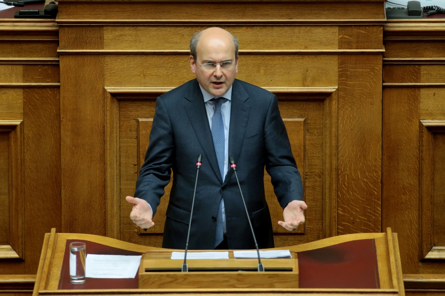 Βουλή: Έρχεται η ιδιωτικοποίηση δικτύων και υποδομών στην ενέργεια