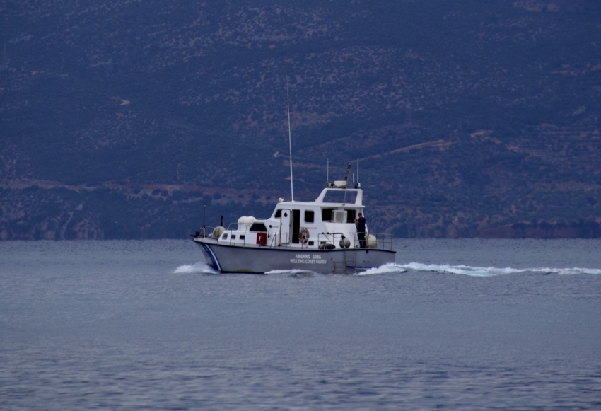 Έρευνες για τον εντοπισμό ψαρά στο Στρυμωνικό – Ανετράπη το σκάφος του