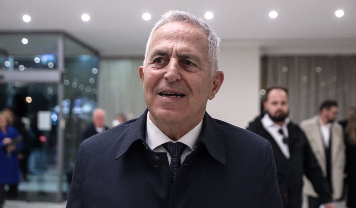 Στο Νταβός για δεύτερη χρονιά ο ναύαρχος Αποστολάκης