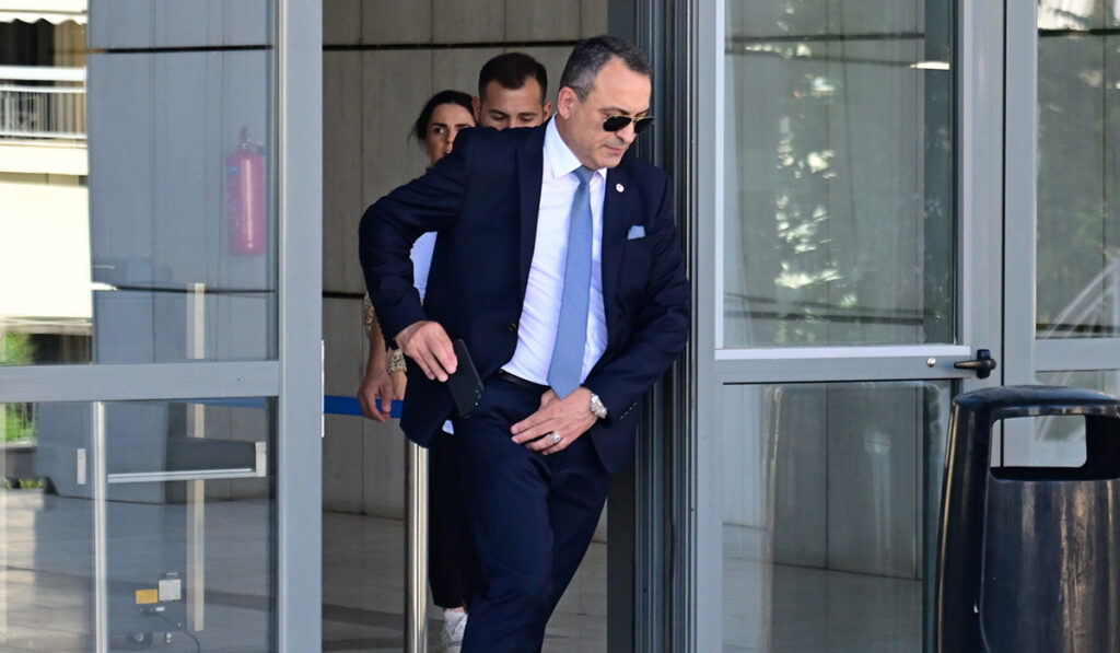 Ένταση στη δίκη των «Σπαρτατιών» – Αναβλήθηκε ξανά η δίκη λόγω απουσίας του Βασίλη Στίγκα