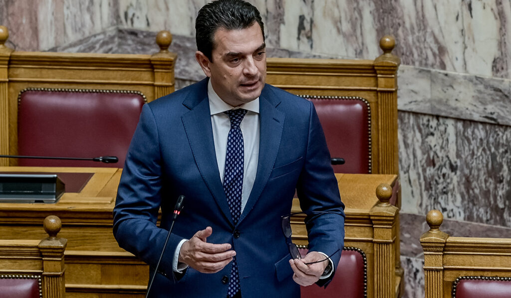 Σκρέκας: Το Δημόσιο πρέπει να δώσει πρώτο το παράδειγμα εξοικονόμησης ενέργειας