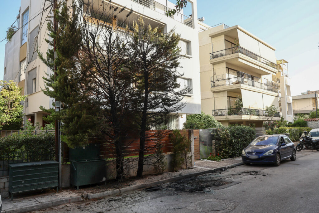 Με τα πόδια διέφυγαν οι δράστες μετά την επίθεση στο σπίτι της Προέδρου του Αρείου Πάγου – Τι δείχνουν τα βίντεο