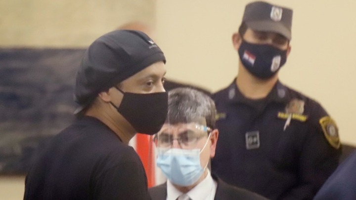 Ελεύθερος μετά από 5 μήνες ο Ροναλντίνιο, επιστρέφει στη Βραζιλία