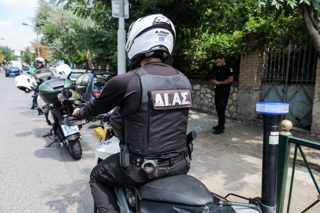Κηφισιά: Έρευνα της ΕΛ.ΑΣ. για άντρα που παρενοχλεί σεξουαλικά κορίτσια – Το προφίλ του