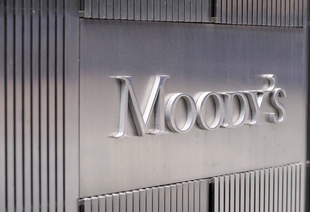 Moody’s: Αναβάθμιση των προοπτικών σε θετικές για Εθνική Τράπεζα και Eurobank
