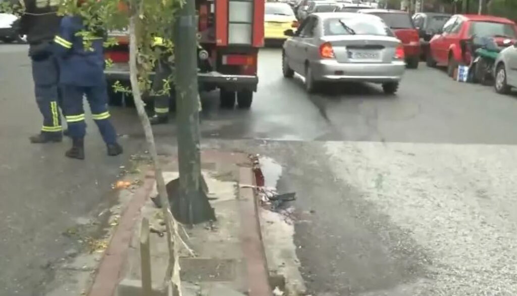 Κυψέλη: Τροχαίο με θύμα 45χρονο οδηγό μηχανής – «Καρφώθηκε» πάνω σε δέντρο