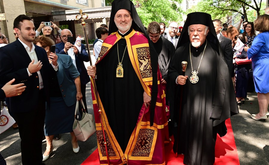 Λαμπερή η ενθρόνιση του νέου Πατριάρχη Αμερικής Ελπιδοφόρου