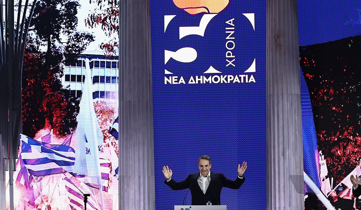 Χαμηλή συσπείρωση, διαρροές προς τα δεξιά: Τα δυο πλήγματα της ΝΔ στον δρόμο για τις κάλπες