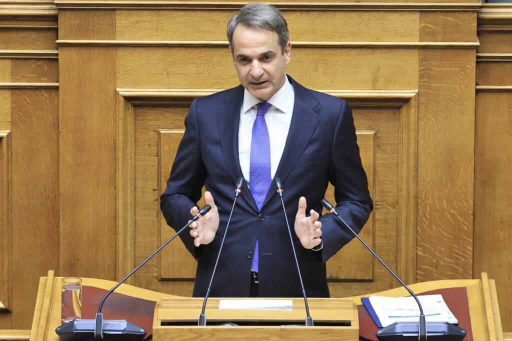 Υποσχέσεις Μητσοτάκη για παρεμβάσεις στις τράπεζες – «Πυροτέχνημα η έκτακτη φορολόγηση»