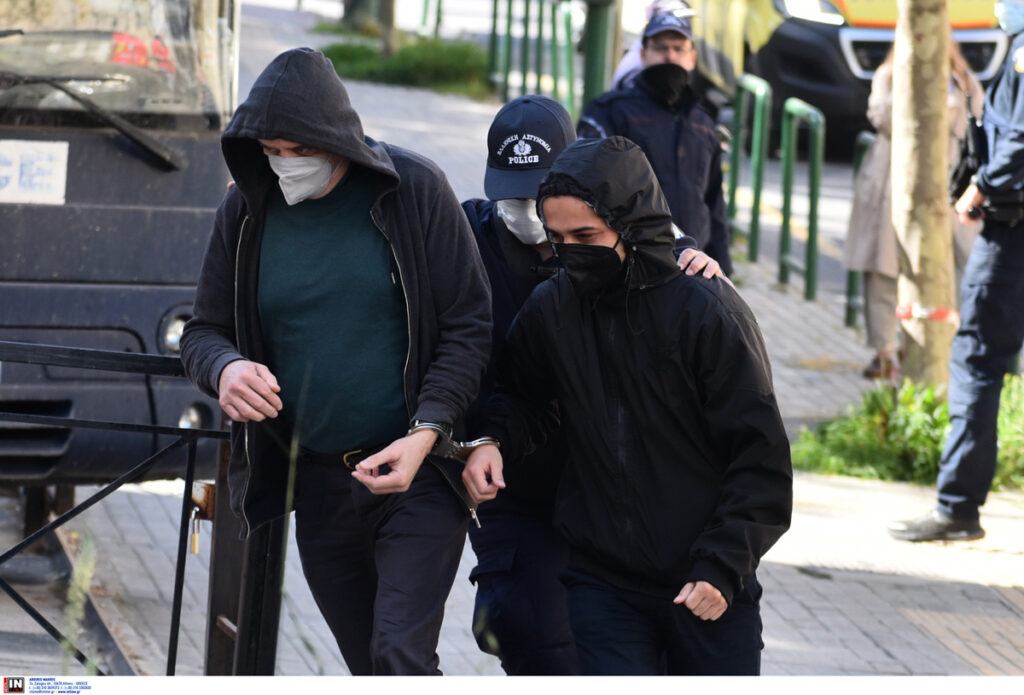 Κολωνός: Ισόβια και 41 χρόνια στον Ηλία Μίχο η συνολική ποινή – Ελεύθερη η μητέρα της 12χρονης