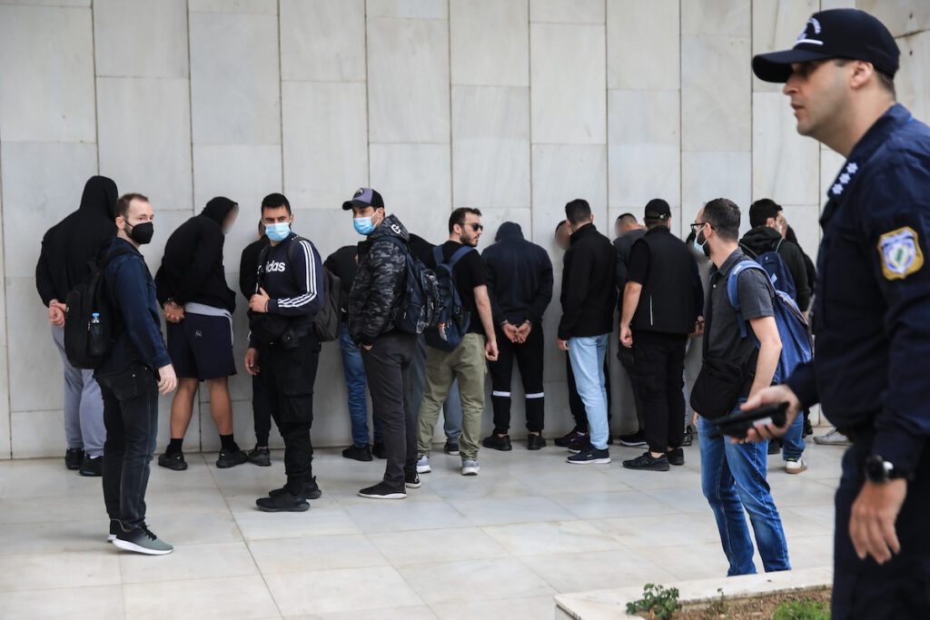 Δολοφονία Λυγγερίδη: 7 οδηγήθηκαν στη φυλακή – Απολογούνται σήμερα άλλοι 32