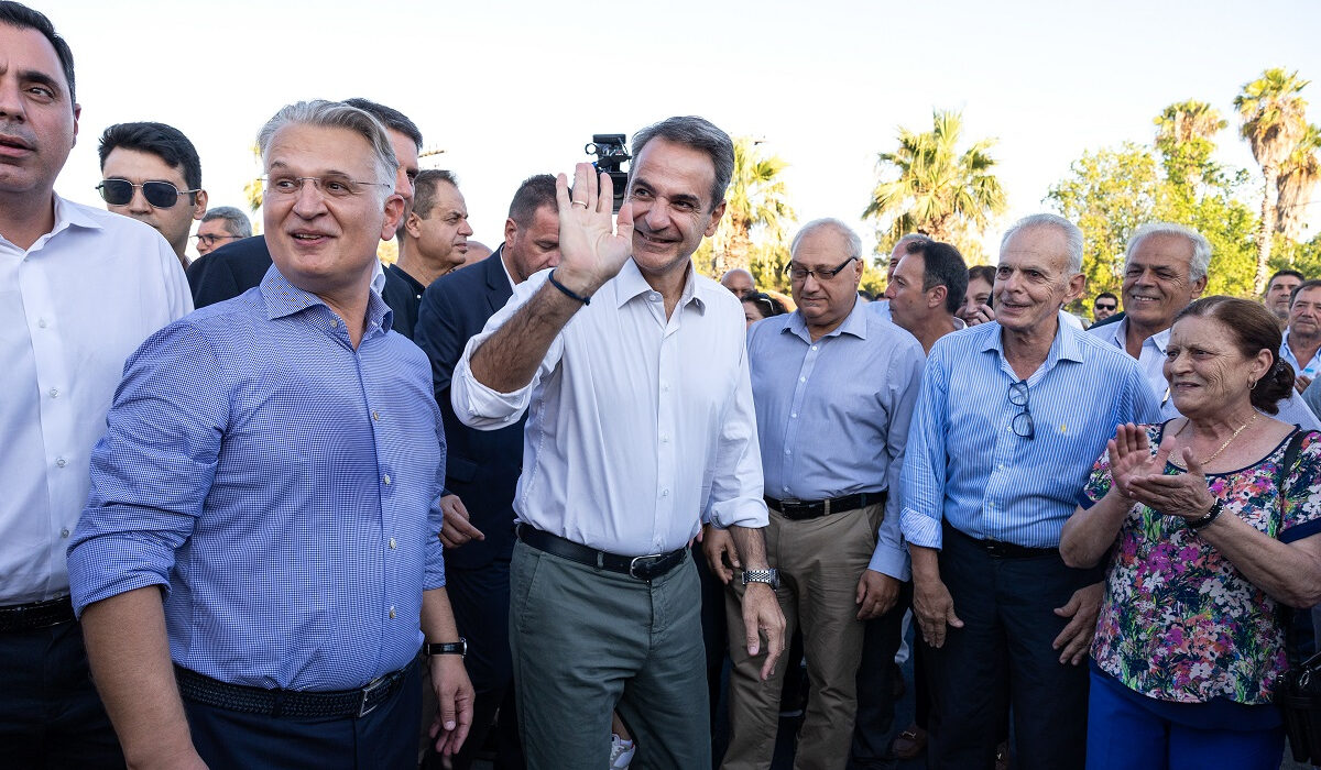 Oι «αντάρτες» της ΝΔ απειλούν να… ξεβάψουν τον γαλάζιο χάρτη στις Περιφέρειες