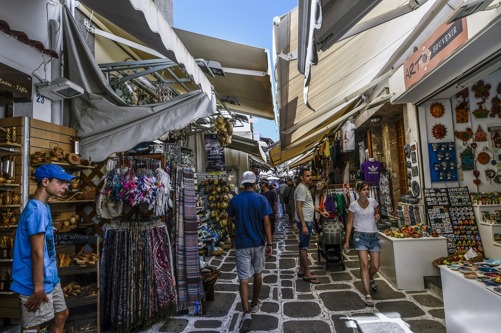 Voucher «για όλους»: Το πρόγραμμα ενίσχυσης του εσωτερικού τουρισμού – 250.000 οι δικαιούχοι