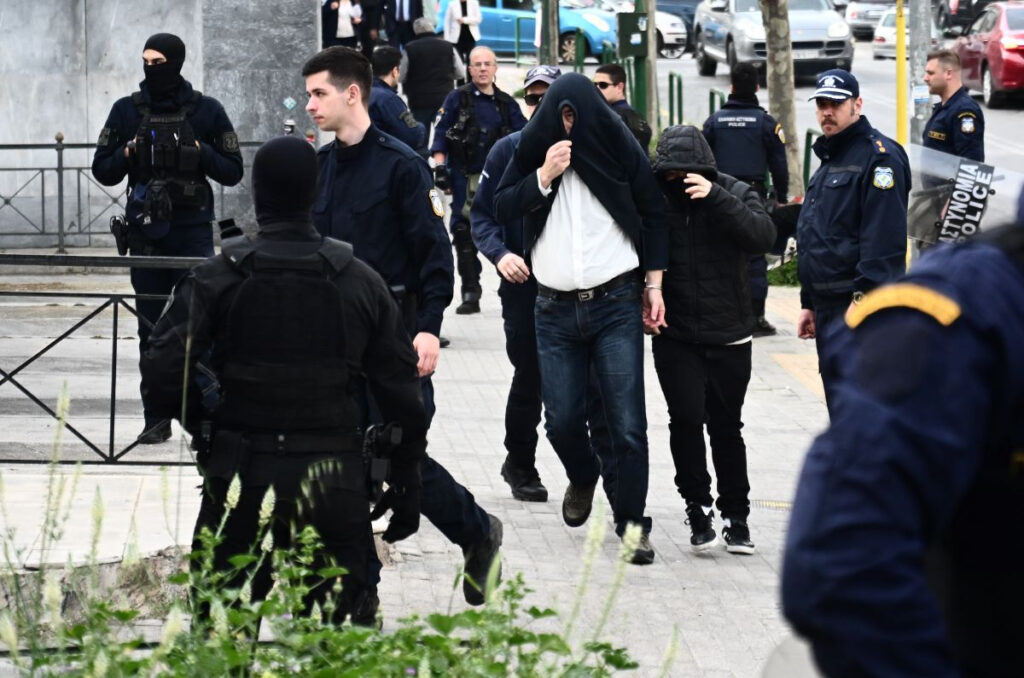 Κολωνός: Ισόβια στον Μίχο, στη φυλακή ο «Μιχάλης», ελεύθεροι 17 κατηγορούμενοι