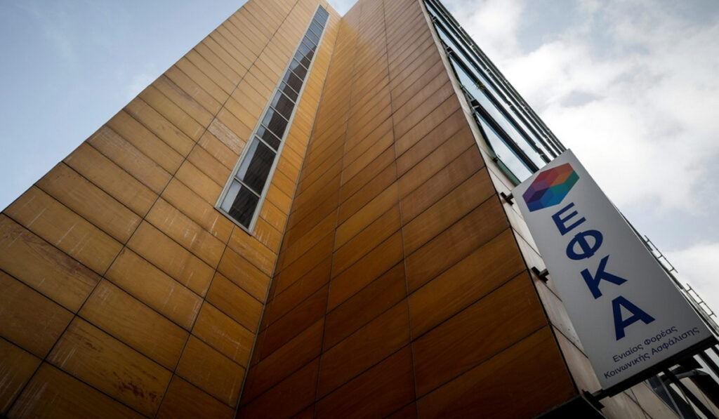 ΕΦΚΑ: Ταμειακό πρόβλημα 1 δισ. το 8μηνο και… έλλειμμα συντάξεων