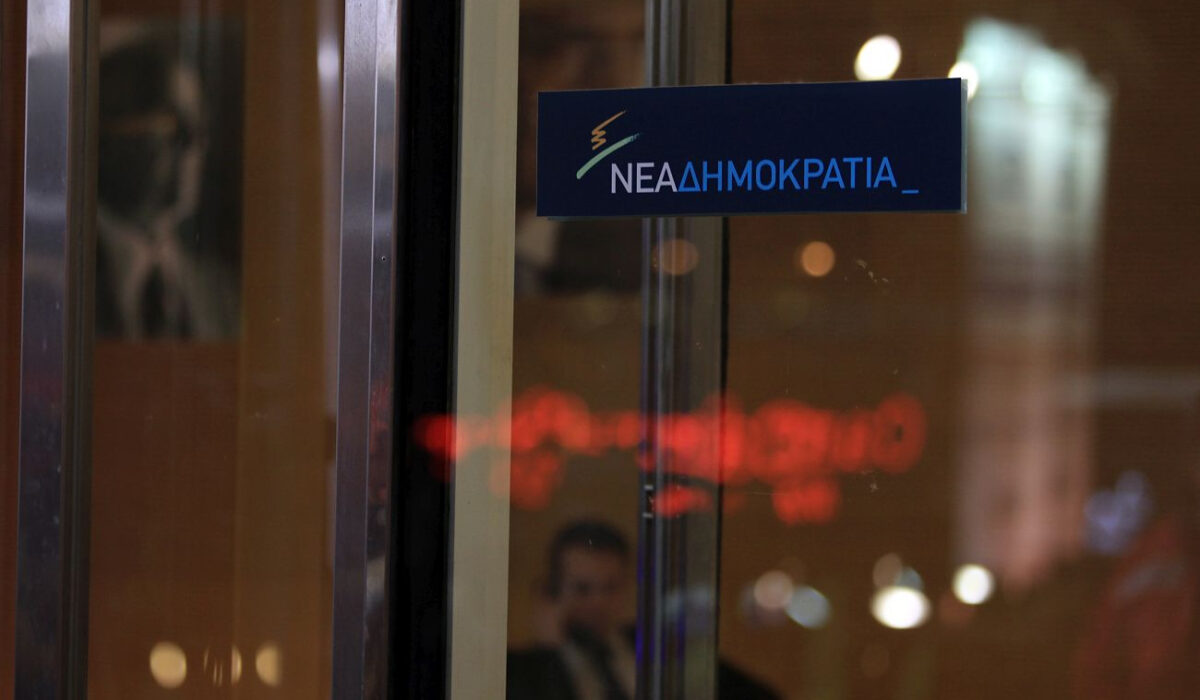 ΝΔ: Θράσος Κυρίτση να λέει ότι κανείς δεν σκοτώθηκε από μολότοφ