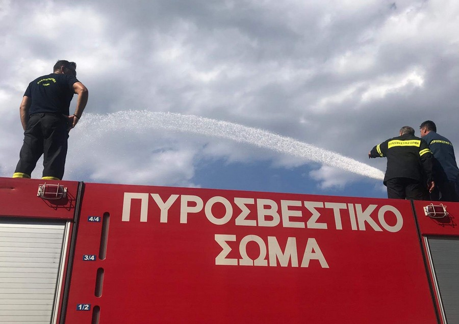 Ανεξέλεγκτη η πυρκαγιά στη Σάμο