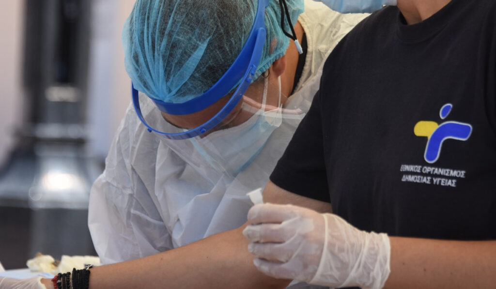 Πού εντοπίστηκαν τα 3.442 κρούσματα, όλες οι περιοχές: 818 στην Αττική, 319 στη Θεσσαλονίκη