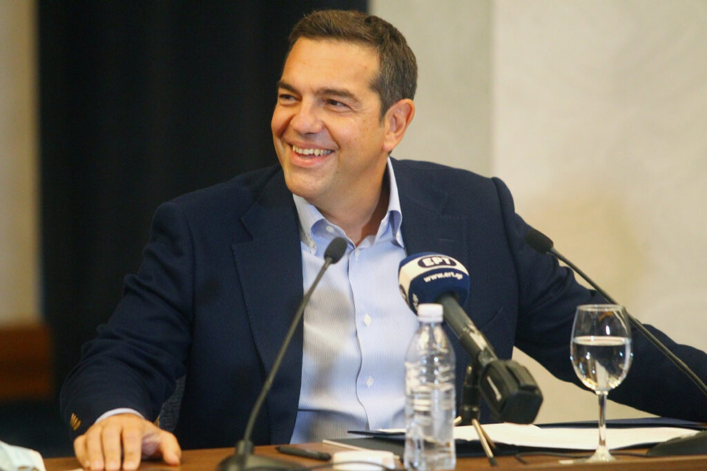 Συνέδριο αρχές Δεκεμβρίου προγραμματίζει ο ΣΥΡΙΖΑ – Εντείνει τις επαφές με νέα πρόσωπα ο Τσίπρας