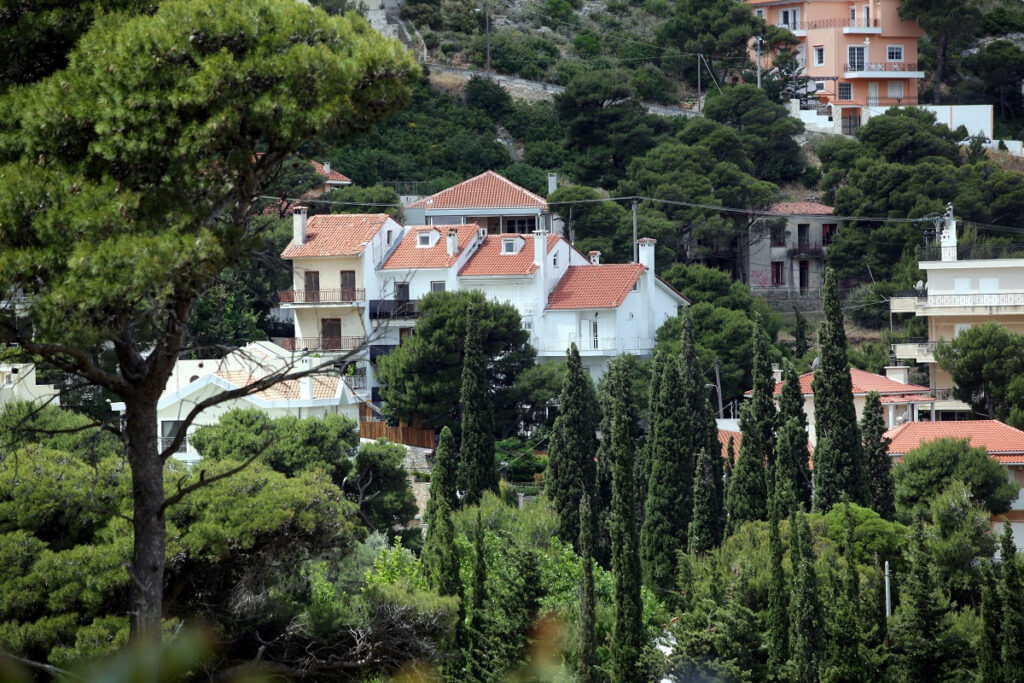 Ανθίζει η αγορά εξοχικών: Οι τιμές πώλησης σε όλη την Ελλάδα – Οι πιο ακριβές περιοχές