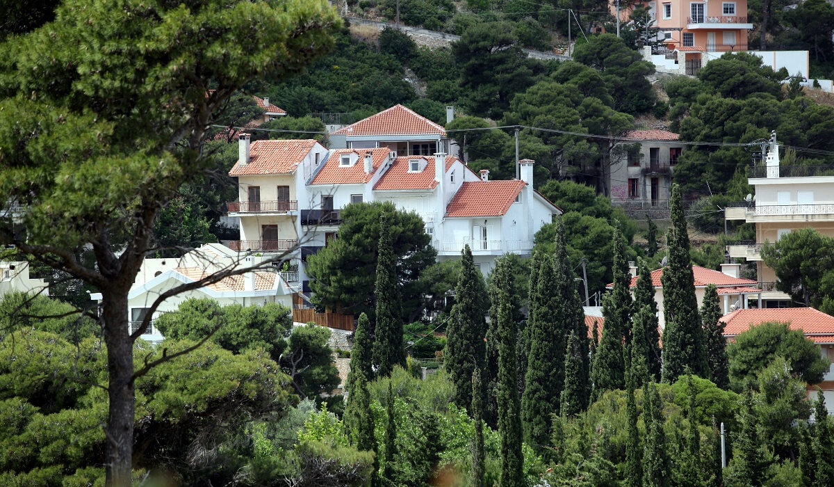 Ανθίζει η αγορά εξοχικών: Οι τιμές πώλησης σε όλη την Ελλάδα – Οι πιο ακριβές περιοχές