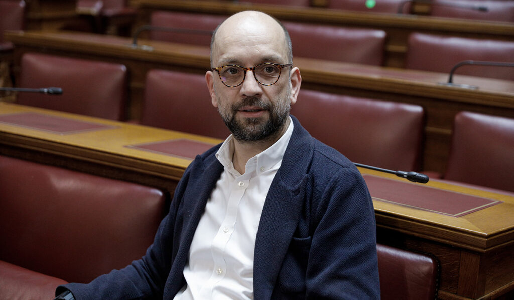 Μπάρκας: Ο κ. Κασσελάκης μπορεί να έχει κάνει κάποια «φάλτσα», αλλά υπερασπίζεται τη γραμμή του ΣΥΡΙΖΑ