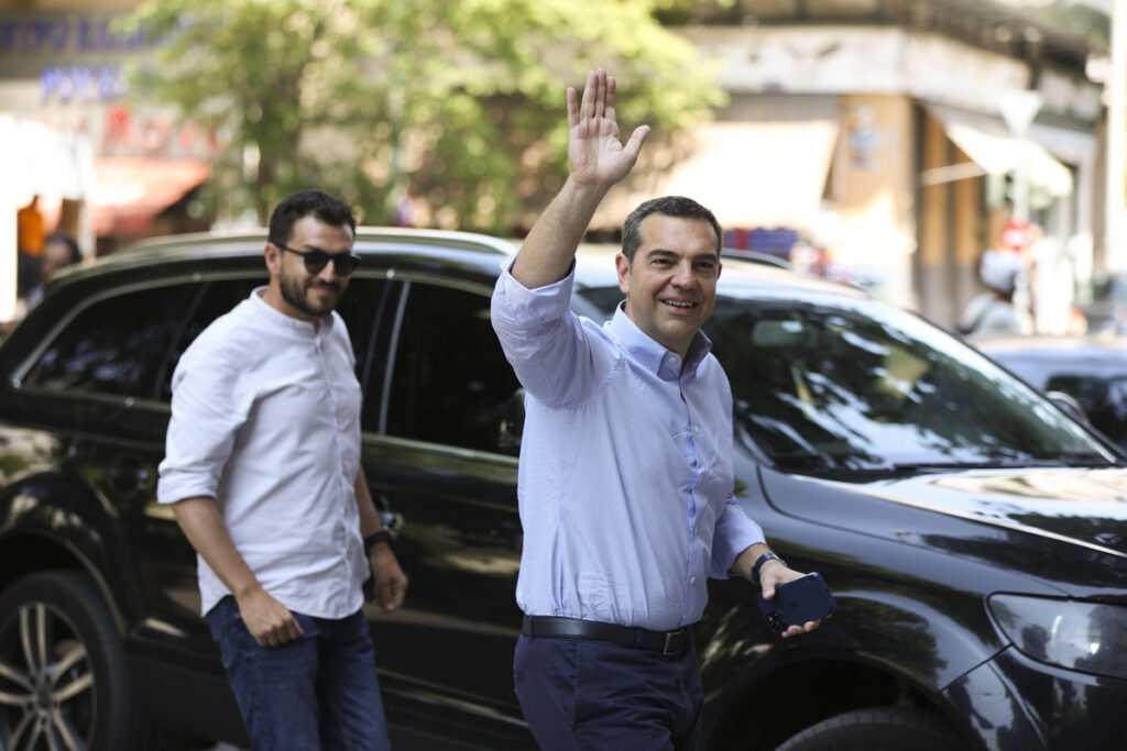 ΣΥΡΙΖΑ: «Σοκ και χάος» μετά την παραίτηση Τσίπρα – Η «διαδοχολογία» και τα επόμενα βήματα