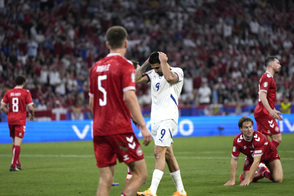 EURO 2024: «Αυτογκόλ» από τη Σερβία – Πέταξε για Γερμανία με κροατικό αεροπλάνο