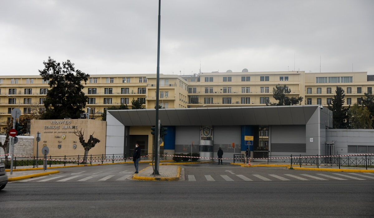 Τα πυραυλάκια, οι νταραβεριτζήδες και ο μονοφαγάς!
