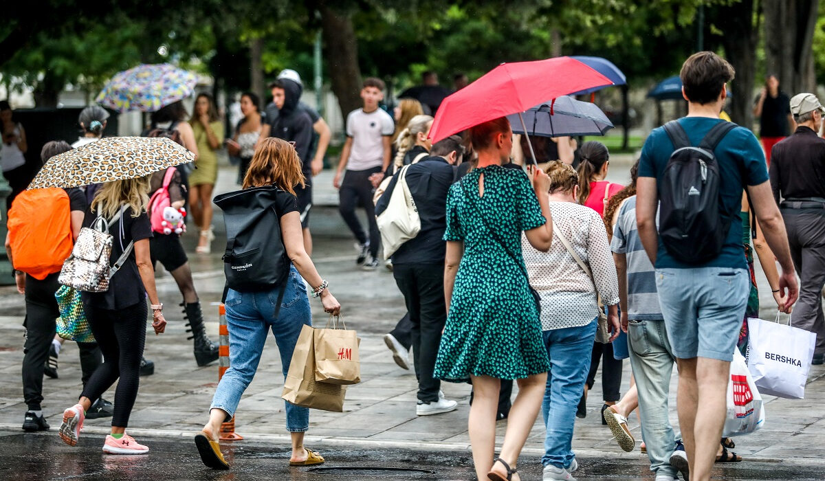 Η κακοκαιρία έφτασε στην Αττική: Έντονα φαινόμενα με καταιγίδες και κεραυνούς (Live χάρτης)