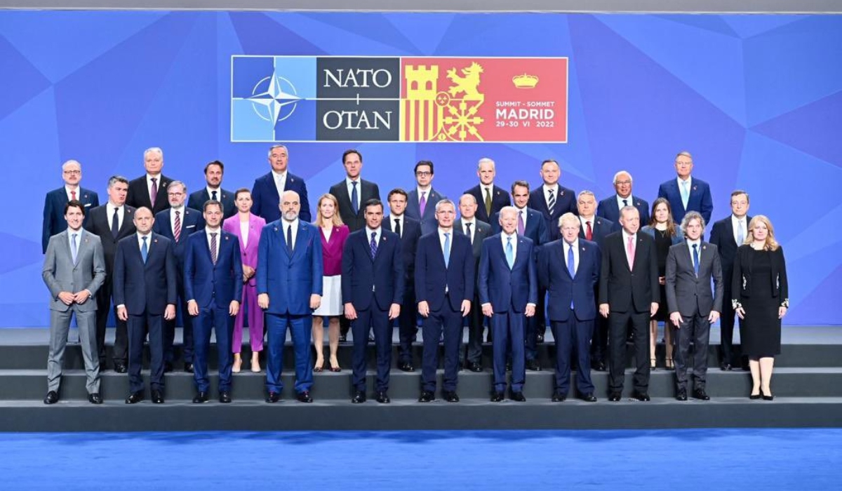 ΝΑΤΟ: Το βίντεο με την οικογενειακή φωτογραφία των ηγετών