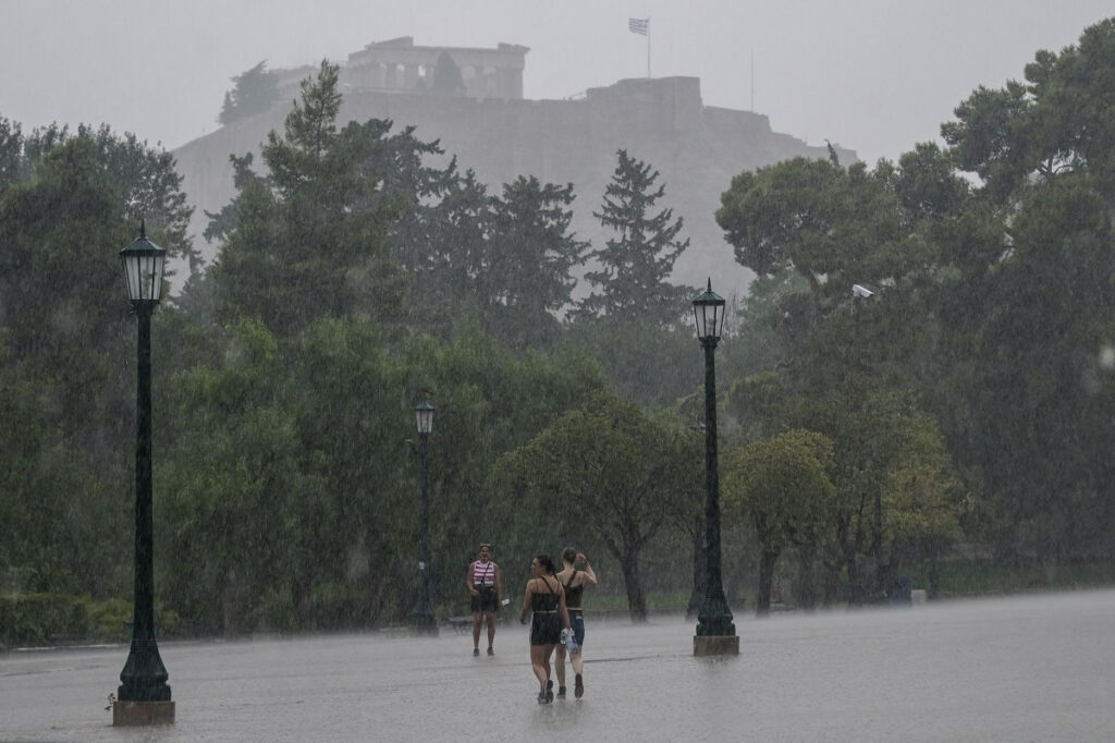 Κακοκαιρία με πολύ νερό: Τι λένε οι μετεωρολόγοι – Η χειρότερη μέρα