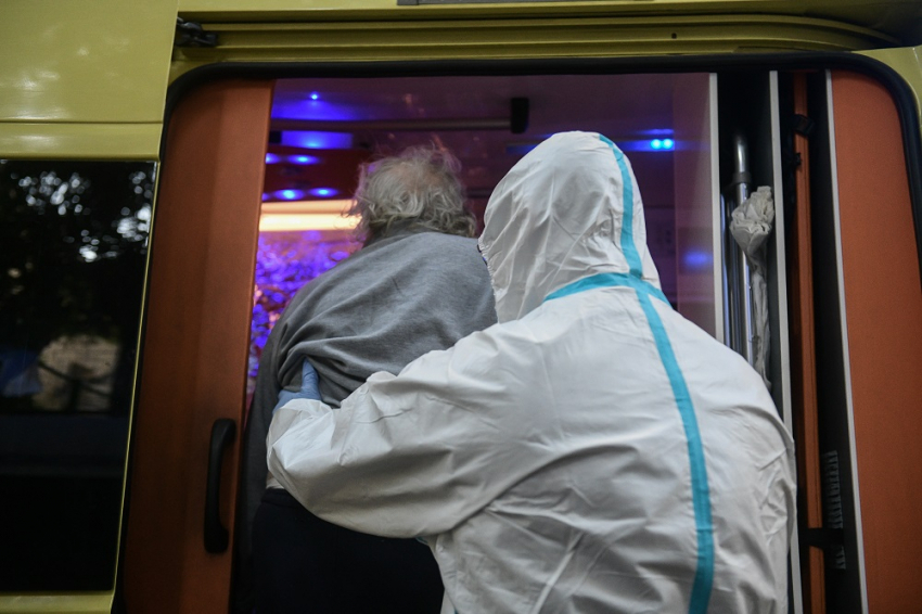 Λάρισα: Στο 100% η πληρότητα των ΜΕΘ – «Πρώιμη η συζήτηση για την άρση των μέτρων»