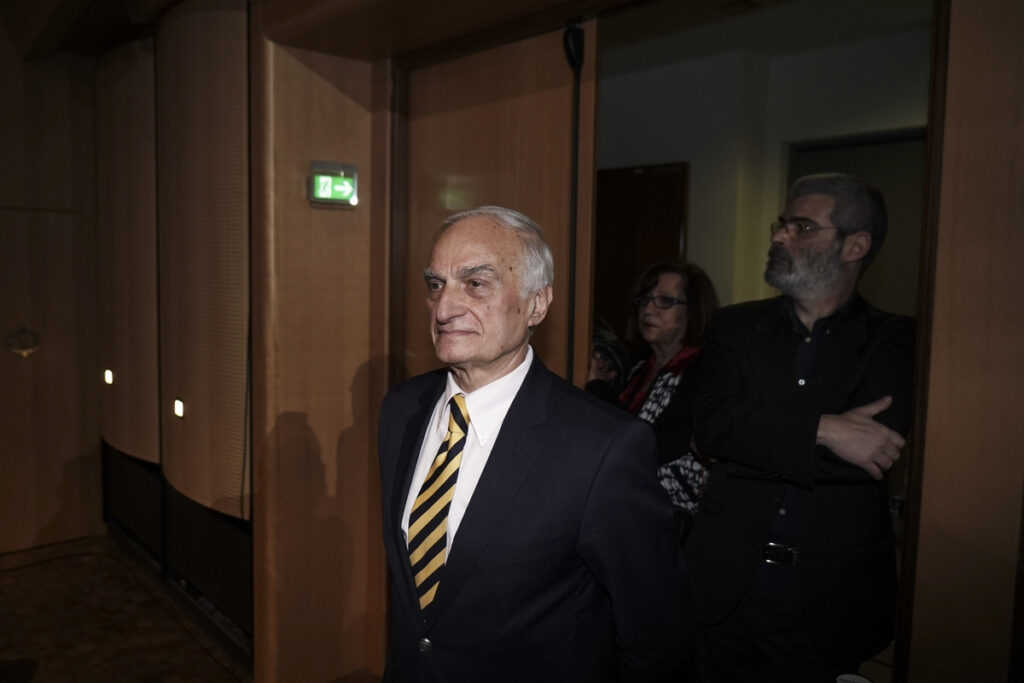 Μανώλης Μαυρομμάτης: Πολύ κρίσιμη η κατάστασή του – Διασωληνώθηκε στη Μονάδα Εγκαυμάτων