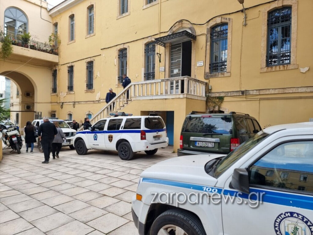 Χανιά: 26χρονος χτύπησε τη γυναίκα του και της άρπαξε το μωρό