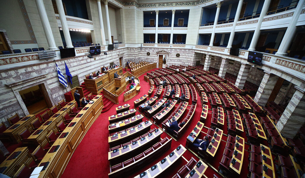 Πρόταση δυσπιστίας: Η ώρα των πολιτικών αρχηγών – Το βράδυ η ψηφοφορία (LIVE)