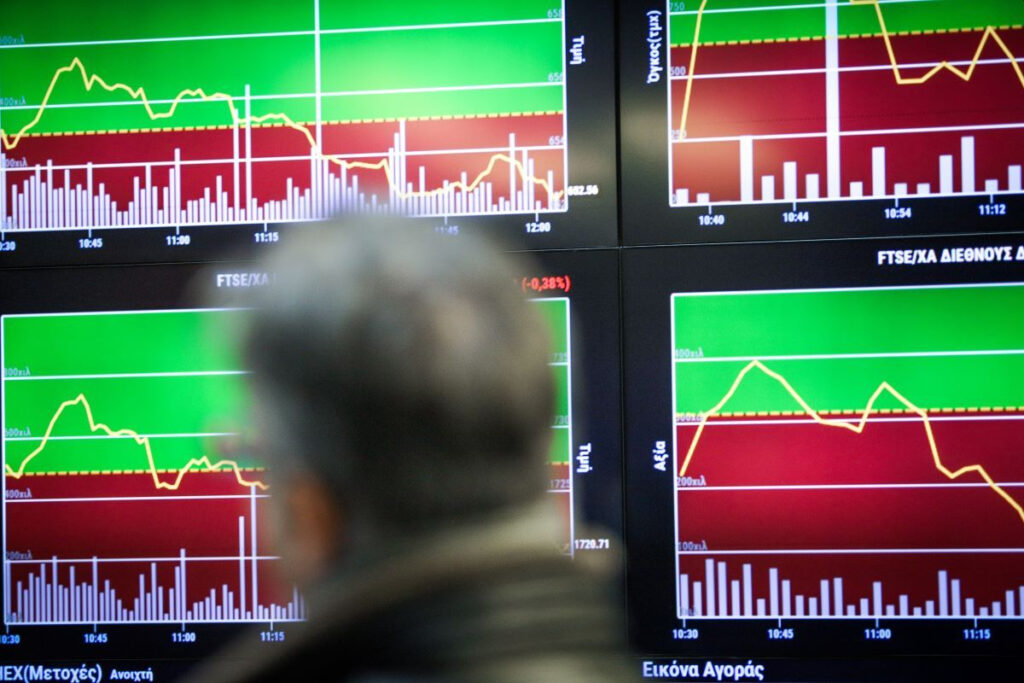 Η Ελλάδα ξαναδανείζεται με μνημονιακούς όρους