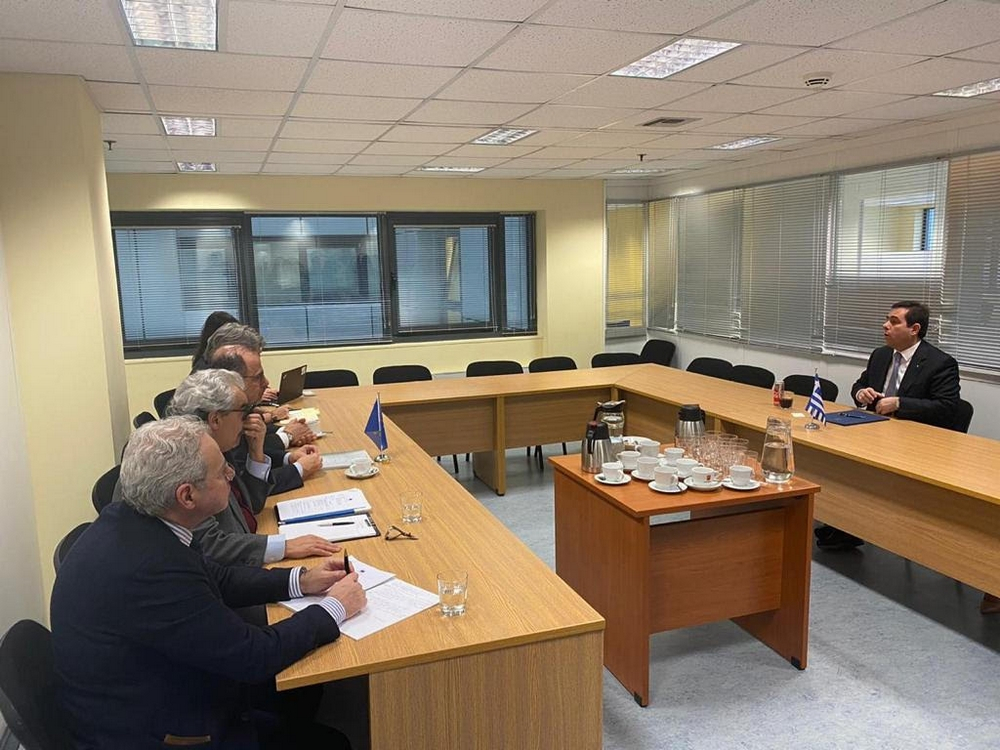 Μηταράκης: Το δράμα του προσφυγικού σε μία φωτογραφία