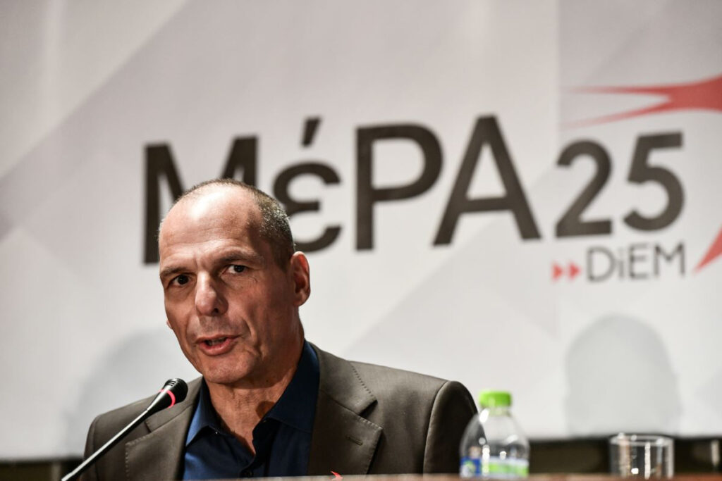 Βαρουφάκης για Καραμανλή: Σε ευθεία σύγκρουση με την ενθουσιώδη υποταγή Μητσοτάκη στις ΗΠΑ