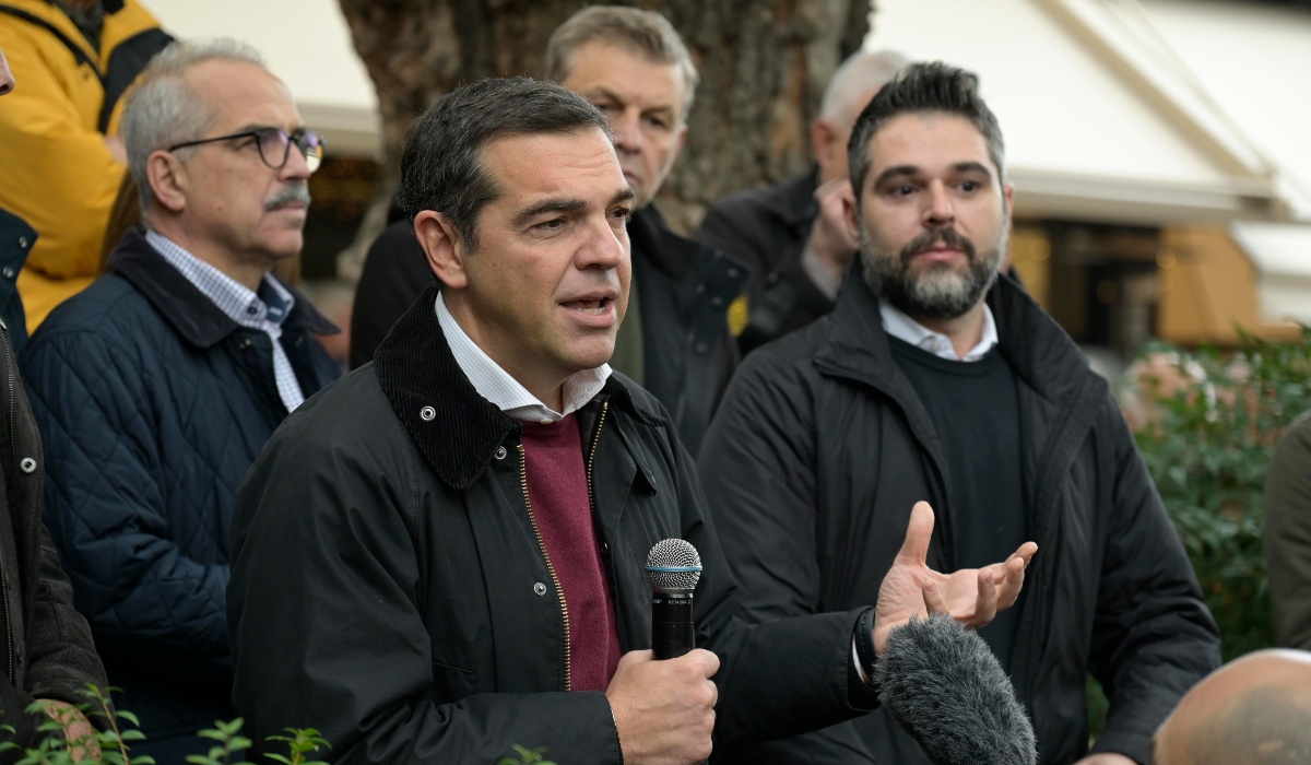 Τσίπρας από Λαμία:  Στην Ευρώπη συλλαμβάνουν επίορκους, στην Ελλάδα απειλούν όσους αποκαλύπτουν σκάνδαλα