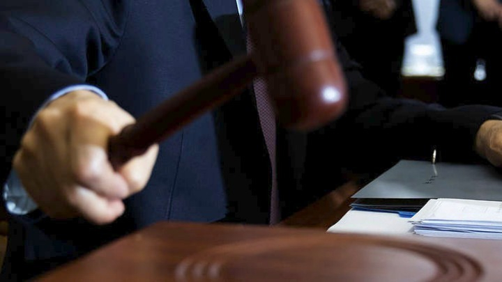 Κάθειρξη 15 ετών στην 51χρονη συζυγοκτόνο από το Αιγάλεω