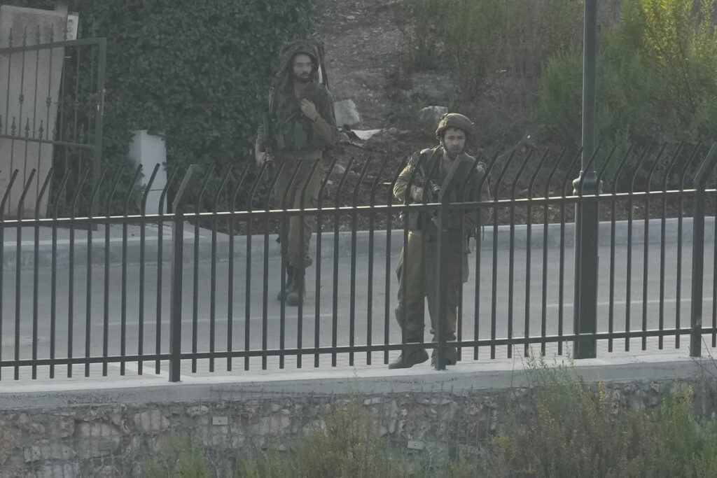 Αγωνία για τους Ισραηλινούς που έχουν απαχθεί από τη Χαμάς – Σχεδόν 100 άτομα όμηροι