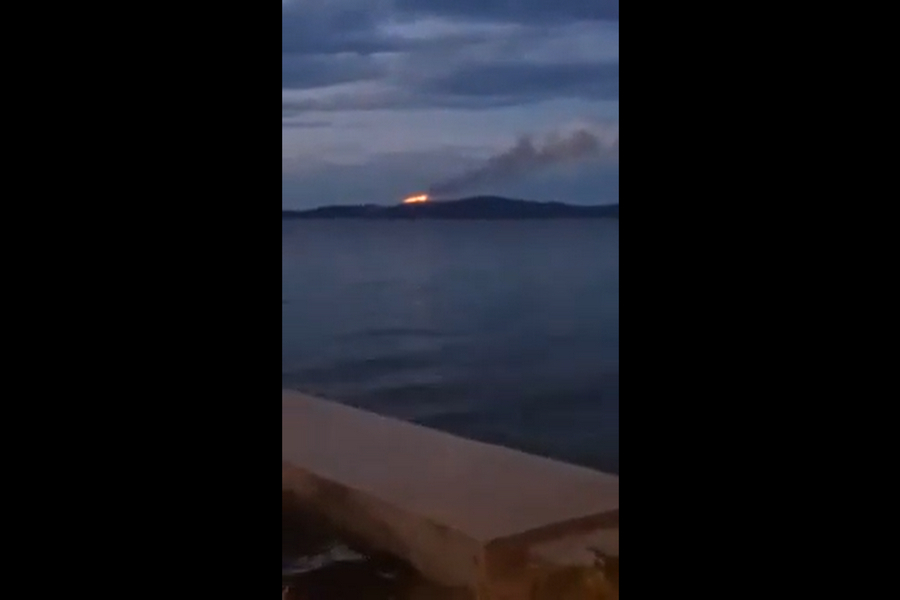 Φωτιά στο Άγιο Όρος: Ολονύχτια μάχη με τις φλόγες στο Ακρωτήρι «Αράπης»