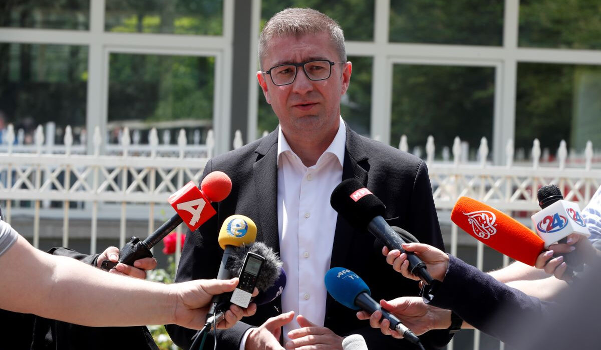 Εκλογές στη Βόρεια Μακεδονία: Σαρωτική νίκη για το εθνικιστικό VMRO δείχνουν τα πρώτα αποτελέσματα