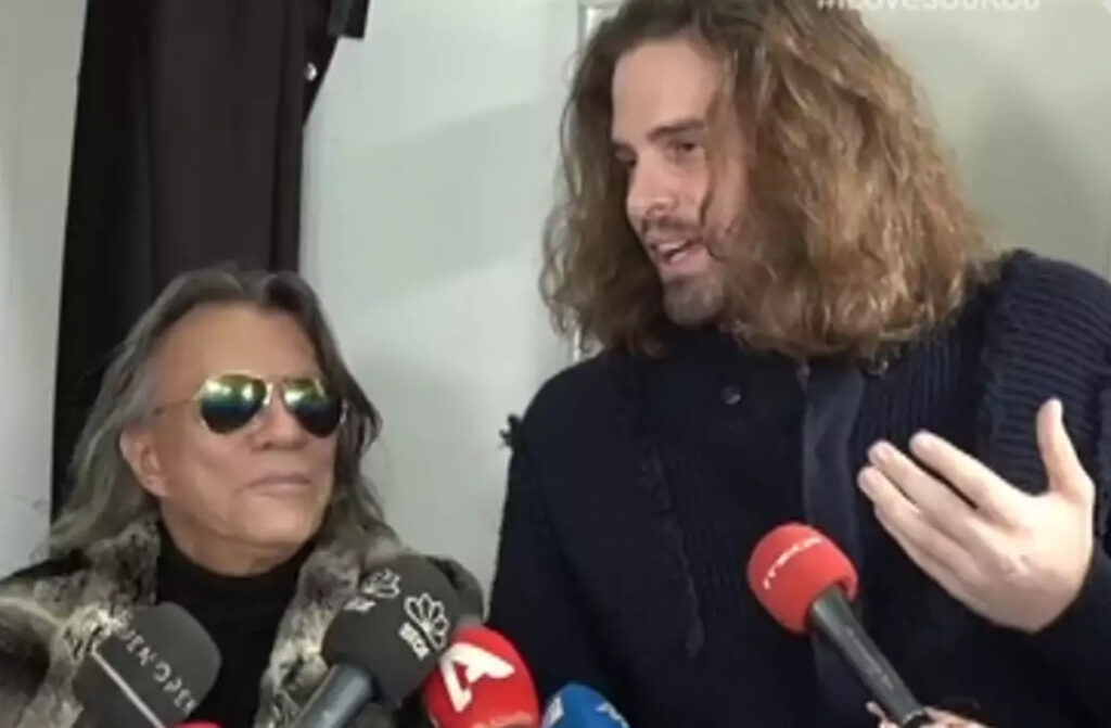 Ψινάκης – Μπόγρης: Συναντήθηκαν στα παρασκήνια του «J2US» – Η ατάκα-φωτιά για την Έλλη Κοκκίνου