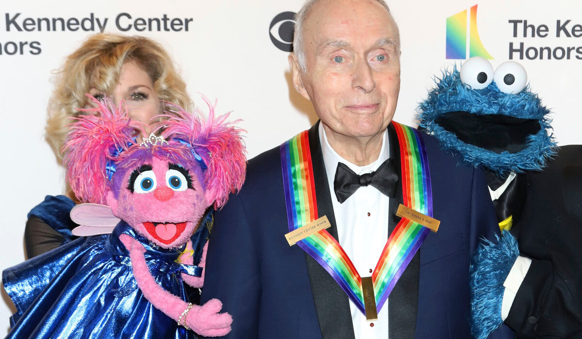 Λόιντ Μόρισετ: Πέθανε στα 93 ο δημιουργός του Sesame Street