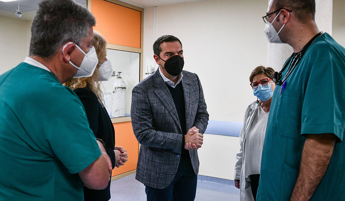 Τσίπρας: Παραμένω θετικός στον κορονοϊό – Με βάση τον ΕΟΔΥ θα μπορούσα να πάω στη Βουλή
