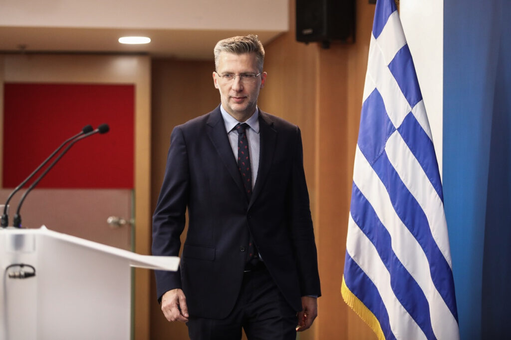 Σκέρτσος: Ο κατά συρροή γκαφατζής αγαπημένος Ακης του Κυριάκου