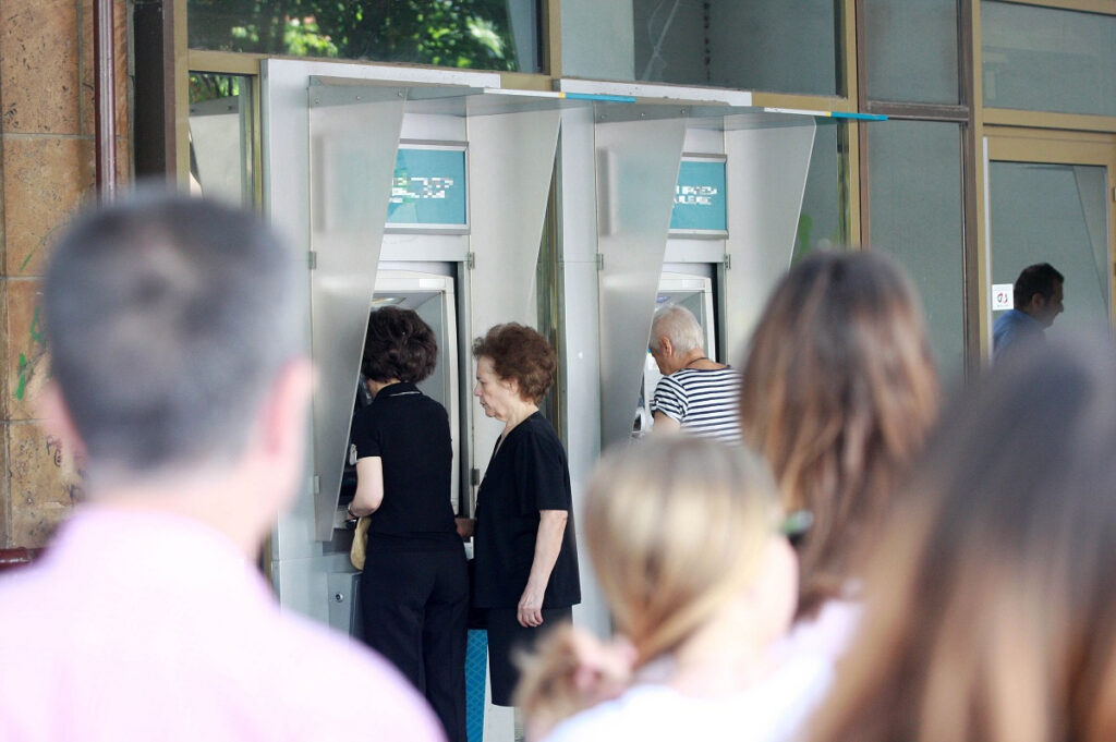 Ασφαλιστικό: Κρυφές διατάξεις προεκλογικά – Τι ισχύει για Εισφορά Αλληλεγγύης, διπλές εθνικές συντάξεις, χήρες