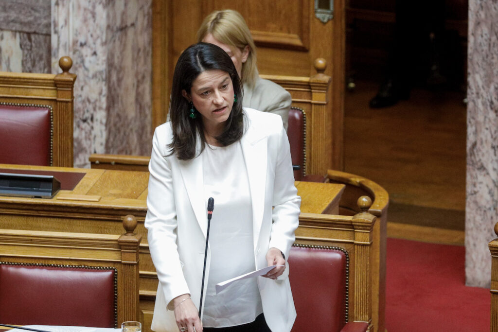 Νίκη Κεραμέως: Επικοινώνησε με τους γονείς της 15χρονης που πέθανε στα Τρίκαλα
